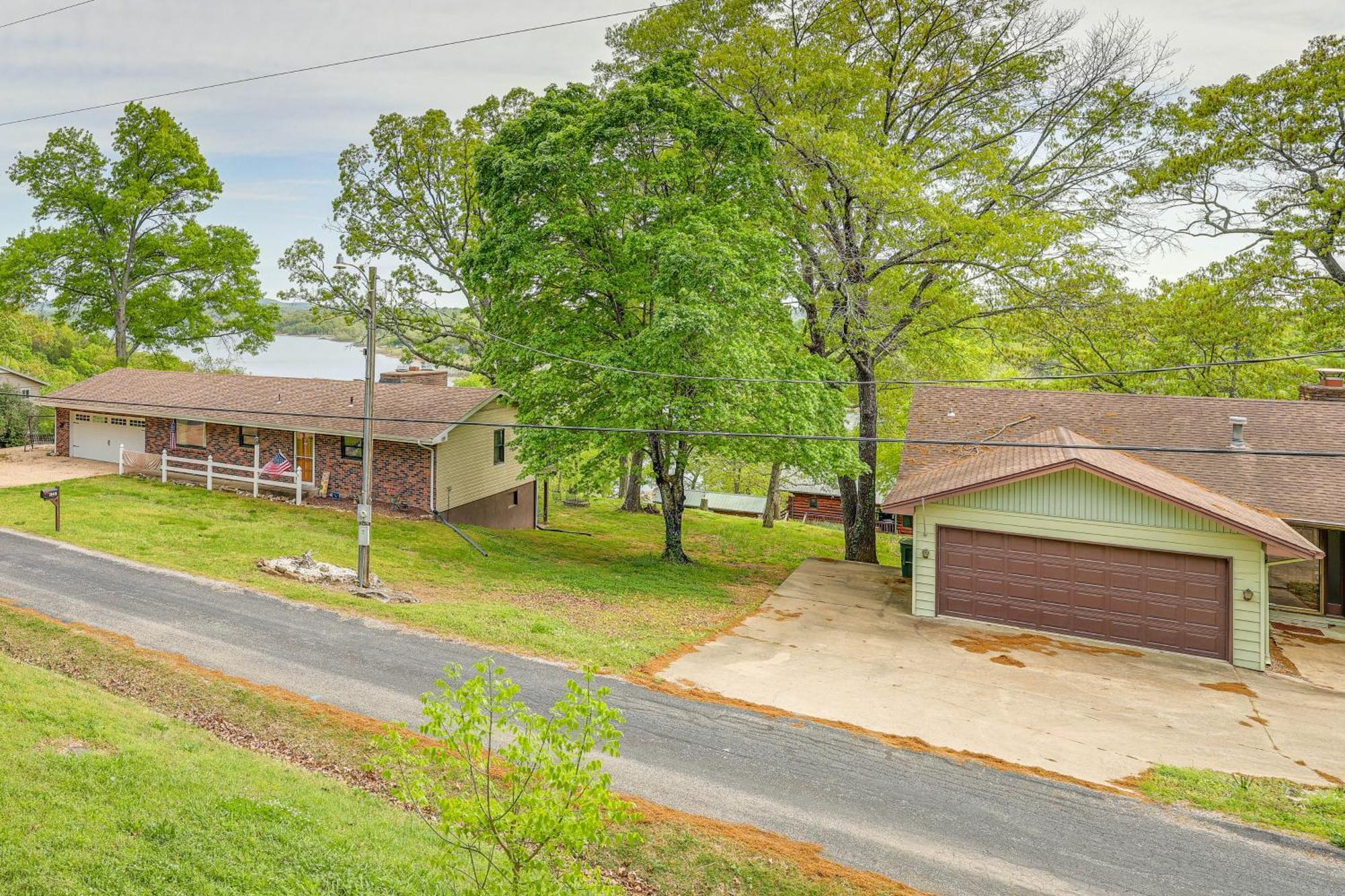 Shell Knob Home With Deck And Table Rock Lake View Bagian luar foto